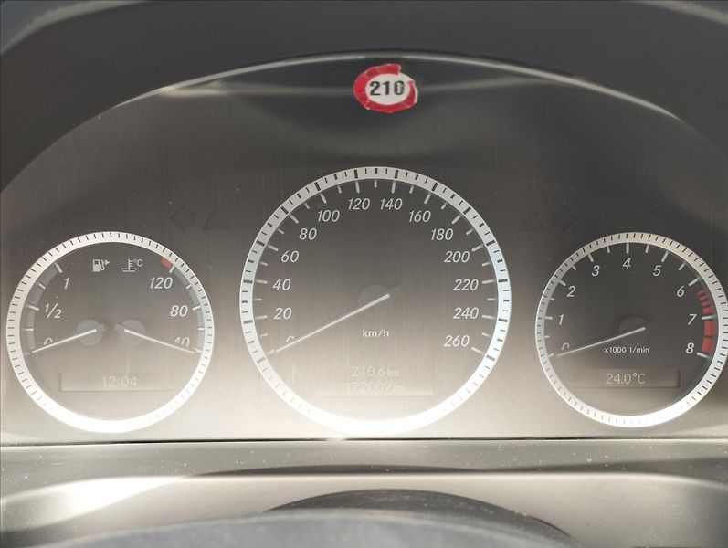 Mercedes-Benz Třídy C C180 115KW   1,8 - fotka 11 z 16