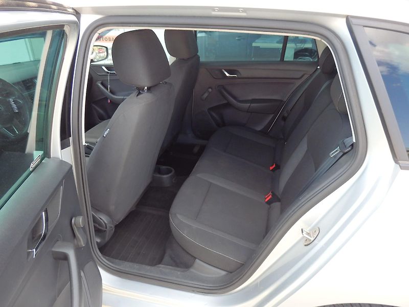 Škoda Rapid 1.2 TSI 63 kW KLIMATIZACE - fotka 7 z 14