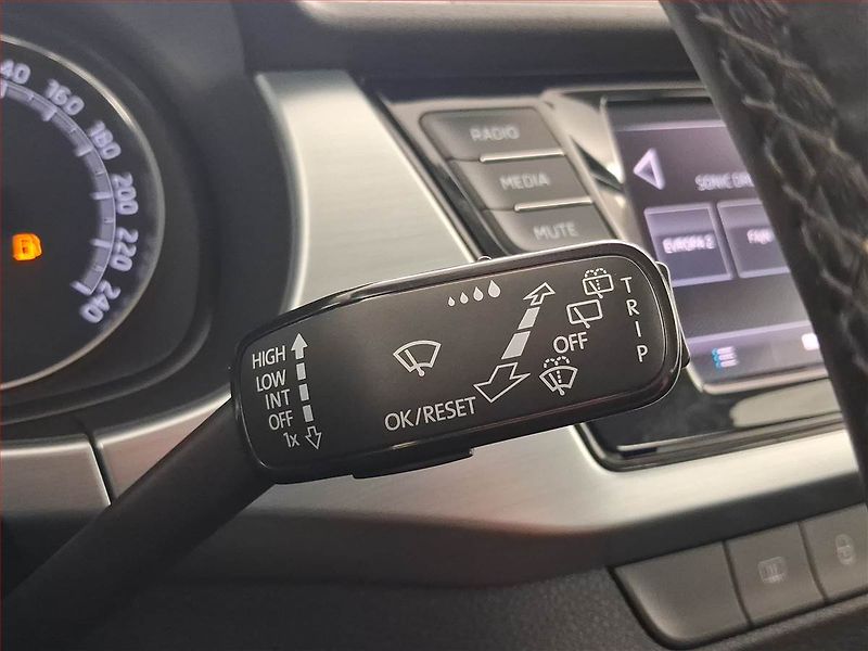 Škoda Fabia (2018) Ambition 1.0 TSI, Tempomat - fotka 17 z 19