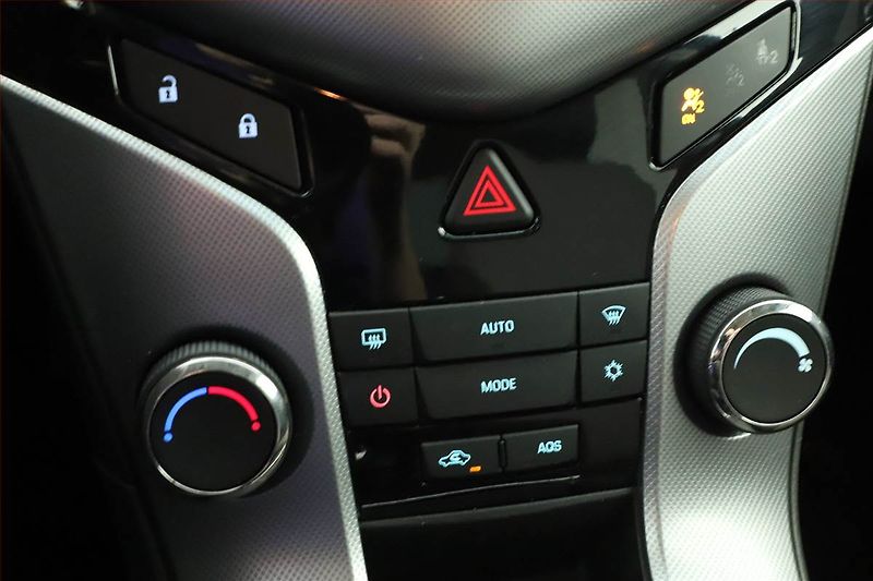 Chevrolet Cruze (2010) 2.0 VCDi, ČR,1.maj, CZ doklady - fotka 14 z 15
