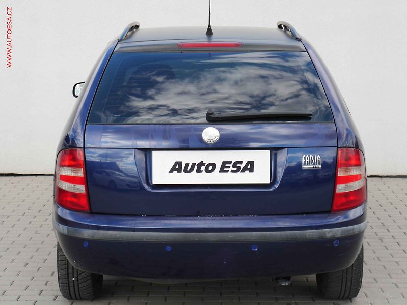 Škoda Fabia (2005) 1.4 TDi, AC, park.asist - fotka 5 z 13
