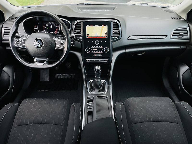 Renault Mégane 1.5dCI MANUÁL TAŽNÉ SERVISKA - fotka 23 z 44