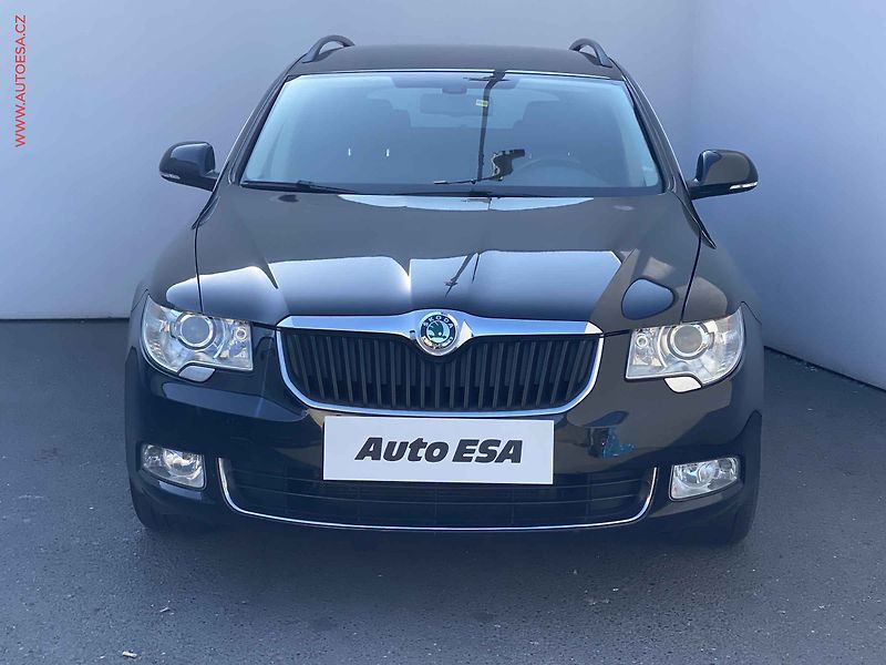 Škoda Superb (2011) 2.0TDi 4x4, Family, +kola - fotka 2 z 18