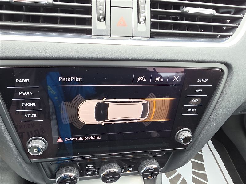Škoda Octavia 1,4TSi 110KW Ambition 92TKM - fotka 38 z 39