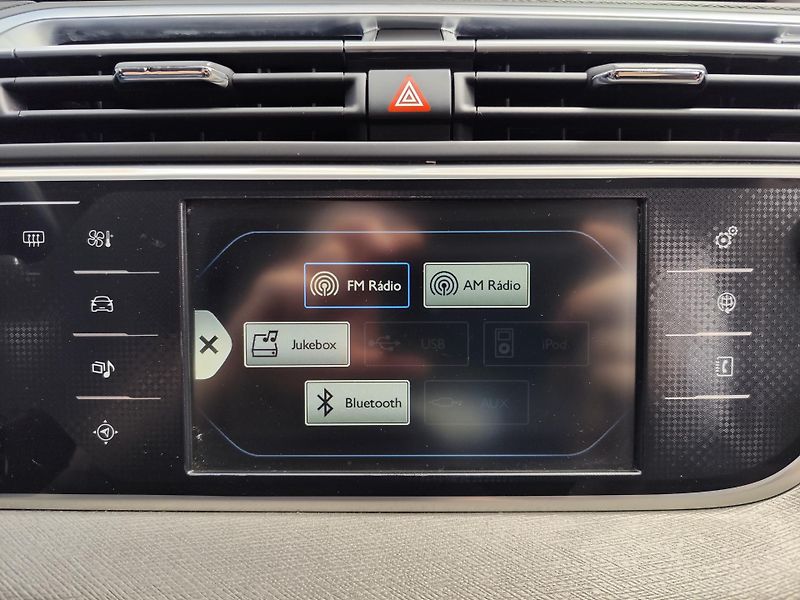 Citroën Grand C4 Picasso (2014) - fotka 27 z 34