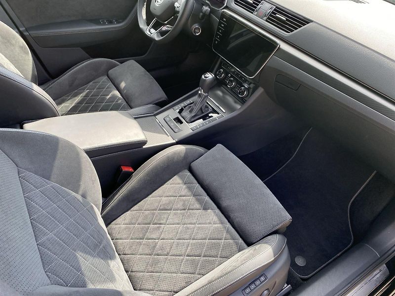 Škoda Superb (2022) Combi 2.0 TDI DSG Sportline - fotka 8 z 35