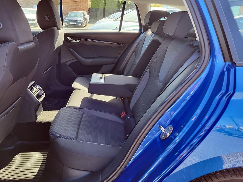 Škoda Octavia IV combi 2.0 TDi AMBITION *ČR - fotka 8 z 47