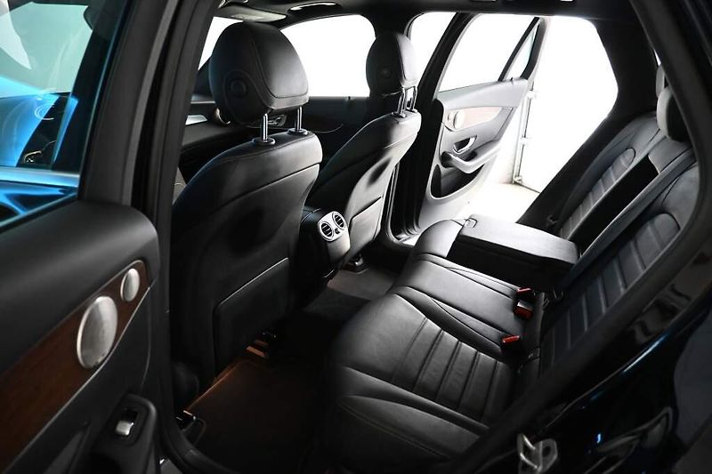 Mercedes-Benz GLC (2021) 2.0 300 E 4MATIC 9G-TRONIC LED - fotka 9 z 47