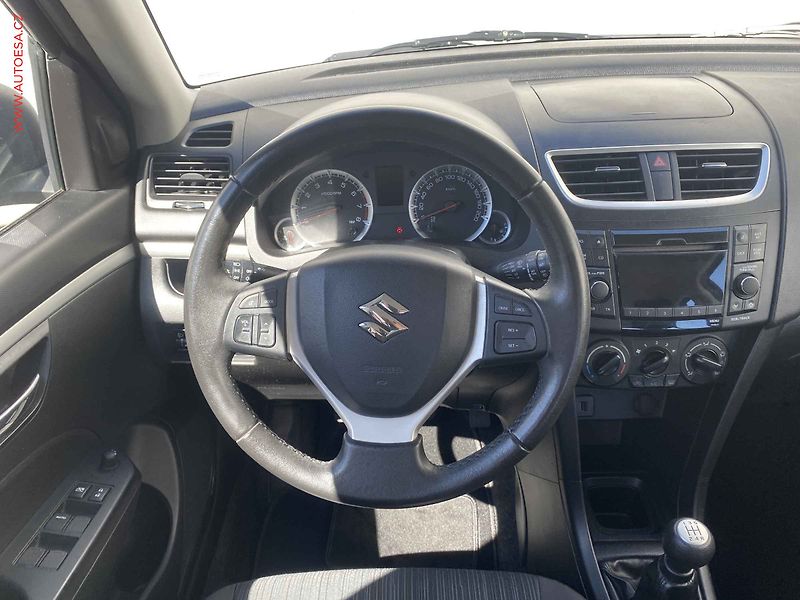Suzuki Swift (2015) 1.2i, Club, +kola - fotka 11 z 17