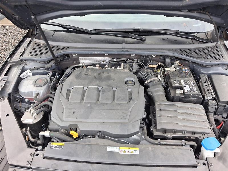 Volkswagen Passat 2,0 2.0TDi, metrix, DPH - fotka 19 z 19