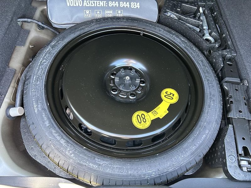 Volvo S90 2.0 B5 4x4 PLUS - fotka 14 z 31