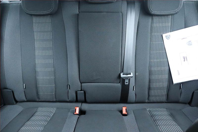 Peugeot 308 (2015) 2.0 BlueHDi, Serv.kniha, Navi - fotka 10 z 25