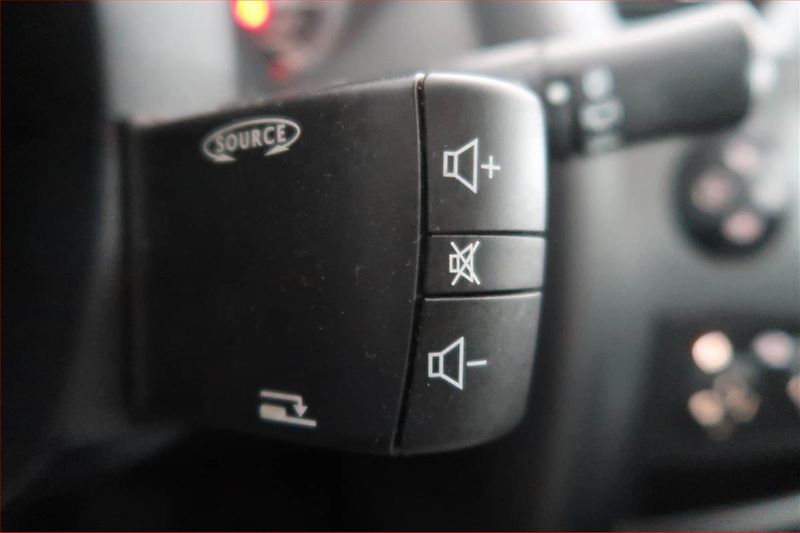 Renault Mégane (2009) 1.5 dCi, nová STK, Klima - fotka 19 z 19