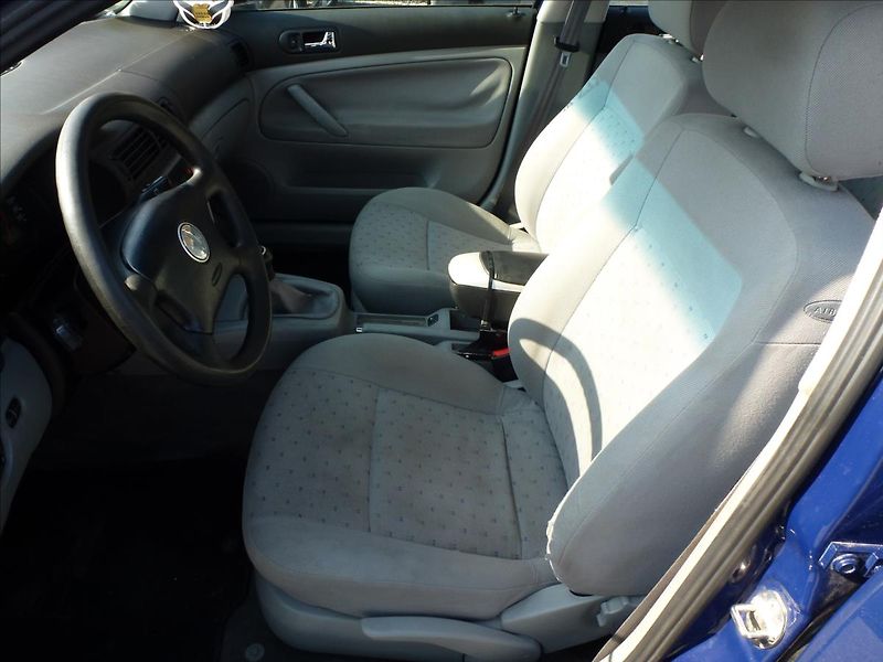 Volkswagen Passat 1,6 Bez dokladů !!! na ND - fotka 12 z 47