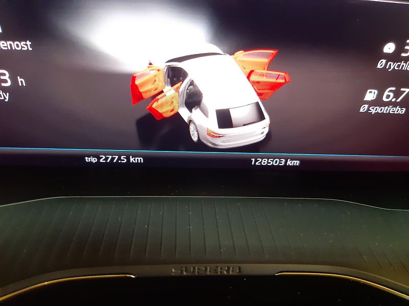 Škoda Superb 2.0 TDI Combi STYLE +  - fotka 20 z 31
