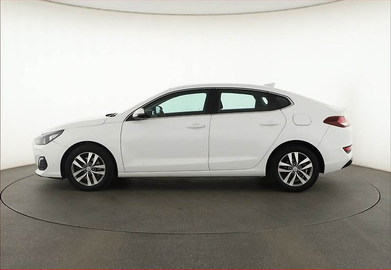 Hyundai i30 (2019) 1.0 T-GDI, Serv.kniha - fotka 3 z 13