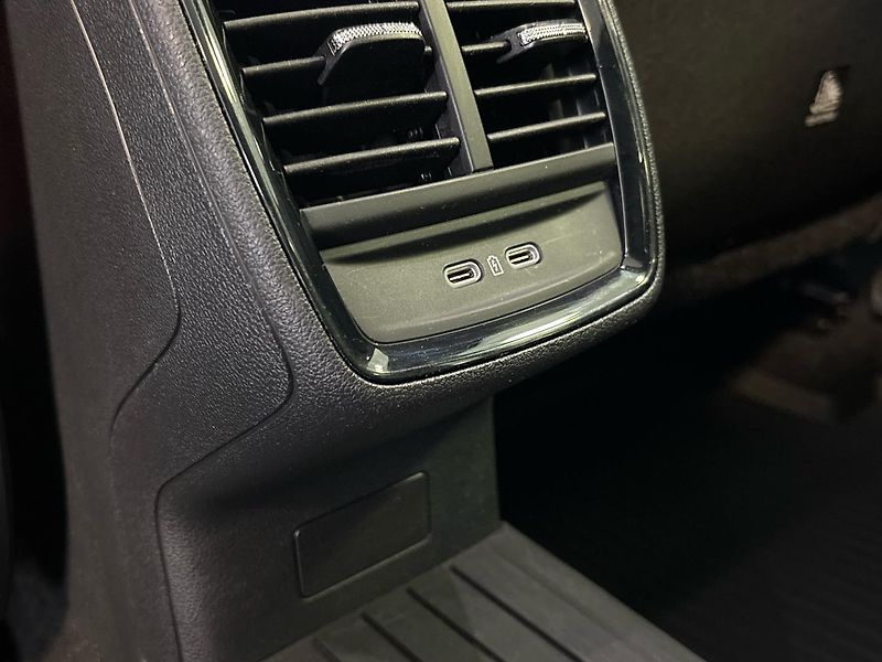 Škoda Kamiq DSG Monte Carlo - fotka 22 z 30