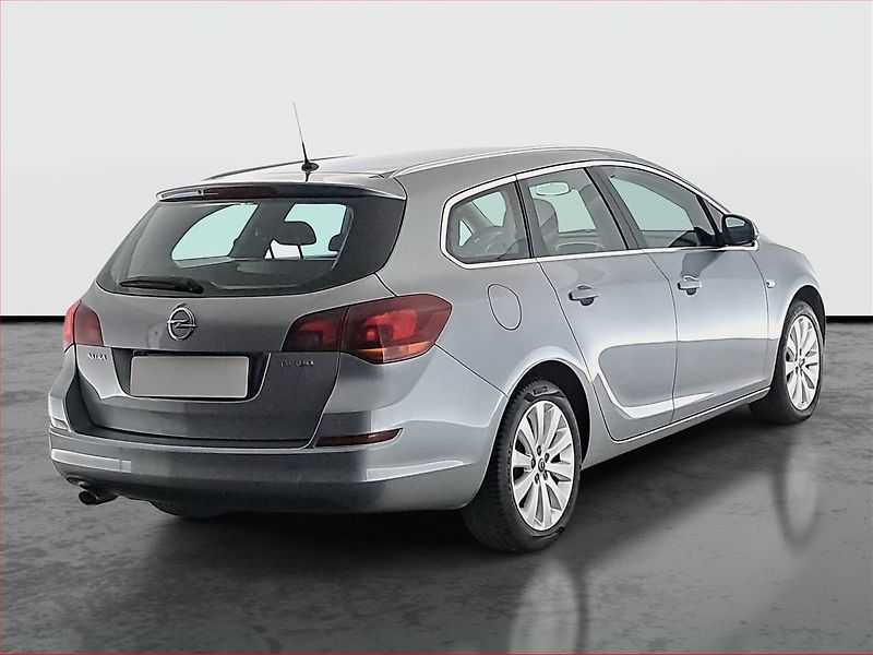 Opel Astra (2011) Cosmo 1.4 T, ČR,1.maj - fotka 5 z 14