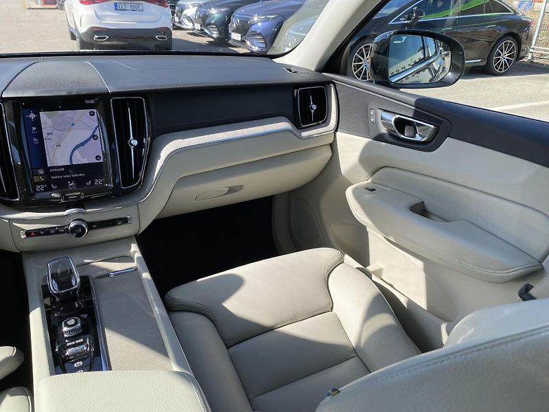 Volvo XC60 - fotka 11 z 27