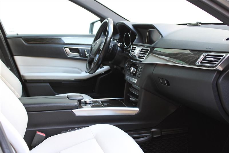 Mercedes-Benz Třídy E 350CDI 4M/ACC/KEYLESS/DPH - fotka 33 z 46