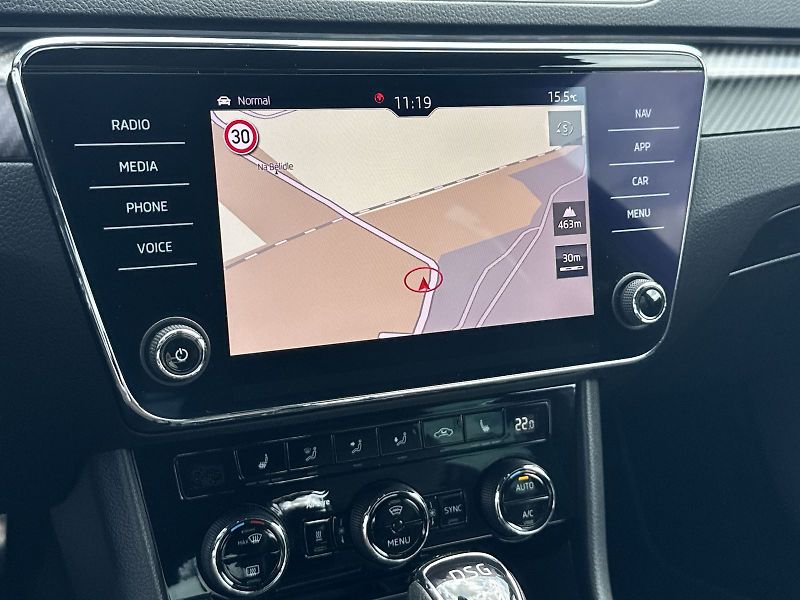 Škoda Superb (2020) 2.0 TSI 4x4 DSG SportLine - fotka 19 z 36