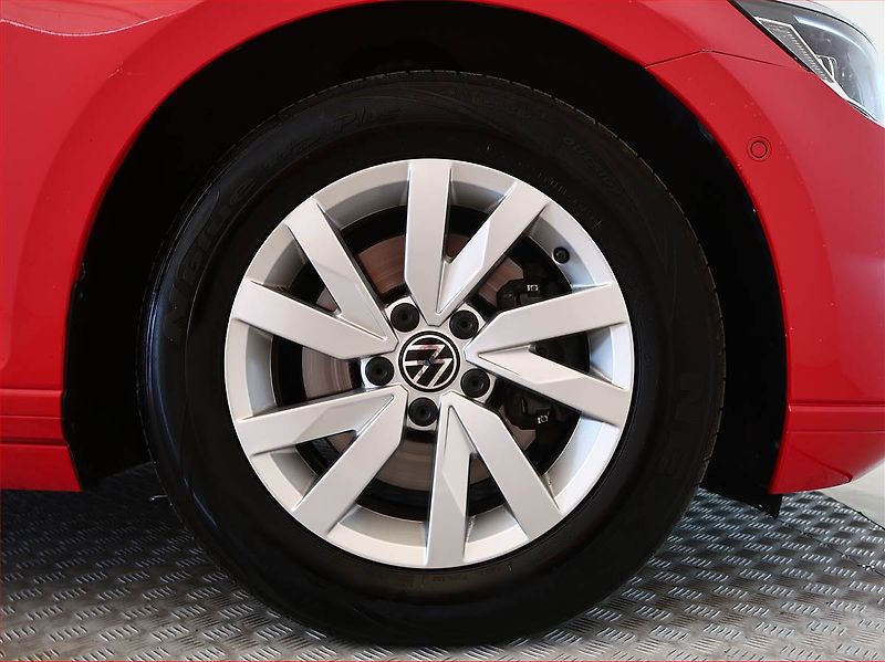 Volkswagen Passat (2021) 2.0 TDI, Automat, Serv.kniha - fotka 15 z 20