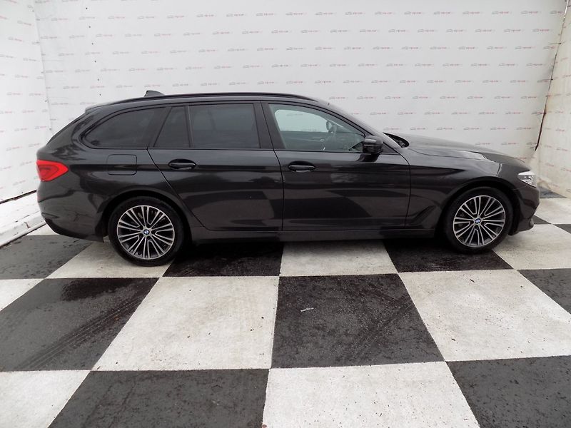 BMW Řada 5 (2019) 530d/Sport-Line/Full-Led/ - fotka 7 z 35