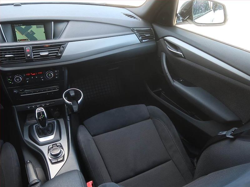 BMW X1 (2015) M Sport sDrive18d, 4X4 - fotka 8 z 21