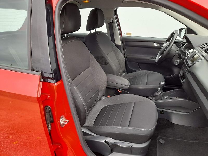 Škoda Fabia Style 1.2 TSI 81kW 6MP - fotka 15 z 20