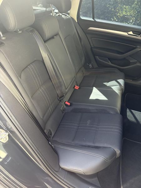 Volkswagen Passat Variant (2019) - fotka 10 z 22