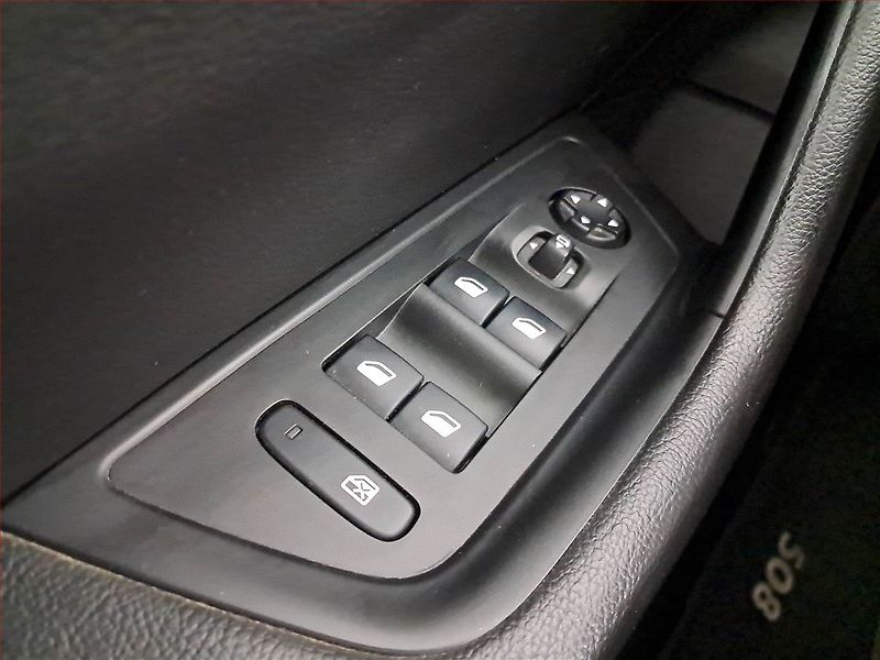Peugeot 508 (2021) 1.2 PureTech, Automat, Navi - fotka 19 z 19