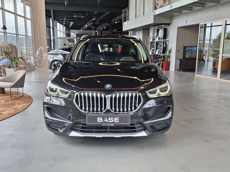 BMW X1 xDrive18d X-Line - fotka 2 z 23