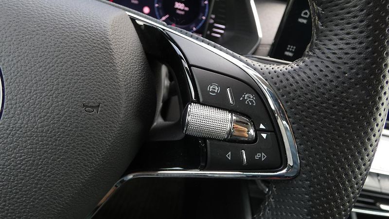 Škoda Octavia Combi 2.0 TDI Style - fotka 13 z 26