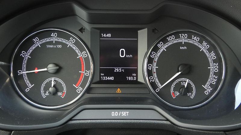Škoda Octavia Combi 2,0 TDI Ambition - fotka 13 z 24