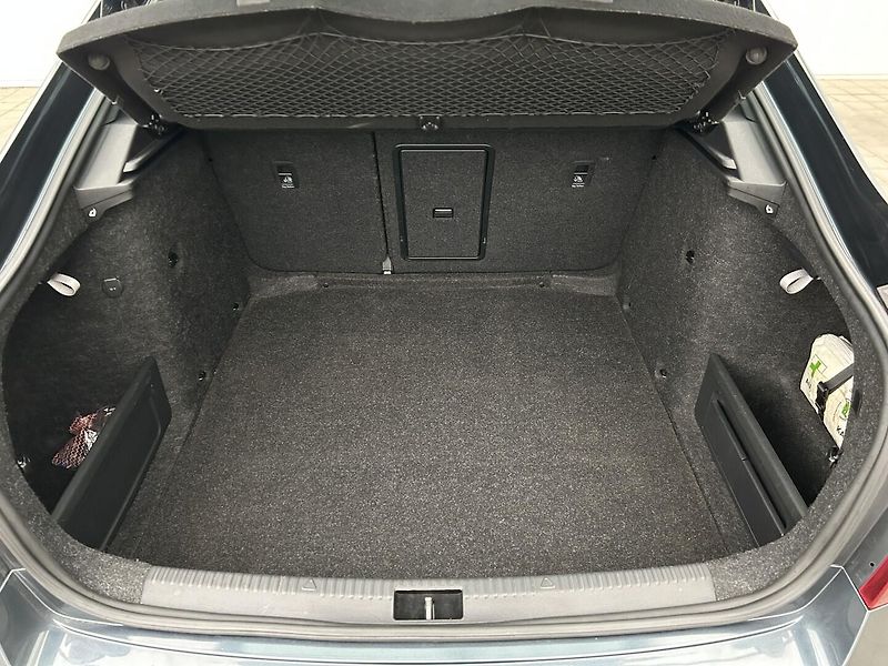 Škoda Octavia 2.0 TSI RS - fotka 34 z 35