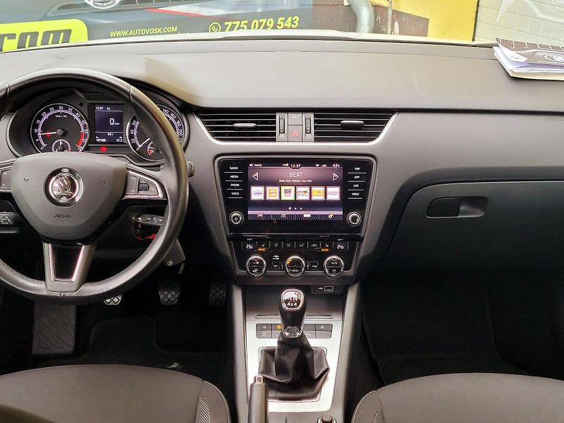 Škoda Octavia 1,6TDi SERV.KNÍŽKA,CEBIA 4x4 - fotka 32 z 46