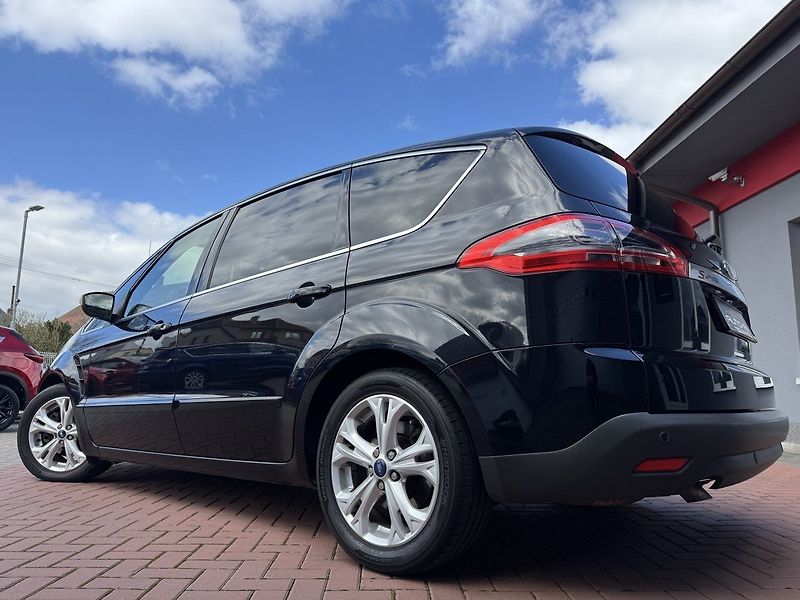 Ford S-MAX (2014) 2.0TDCi Titanium Navi Pano - fotka 45 z 46