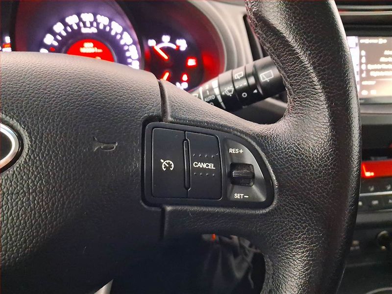 Kia Sportage (2011) 1.7 CRDi, Serv.kniha, Xenony - fotka 16 z 17