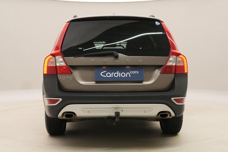 Volvo XC70 D5 AWD SUMMUM REZERVACE - fotka 4 z 49