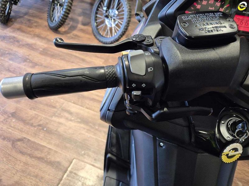 Yamaha T-Max 530 (2012) - fotka 18 z 21