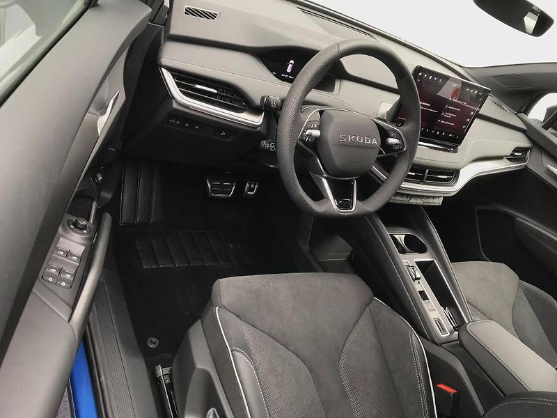 Škoda Elroq (2025) Sportline 60 63 kWh - fotka 3 z 6