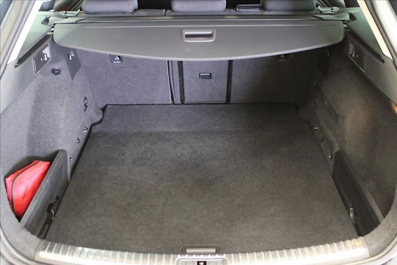 Seat Leon 2,0 TDI 110KW DSG FR ST - fotka 8 z 17