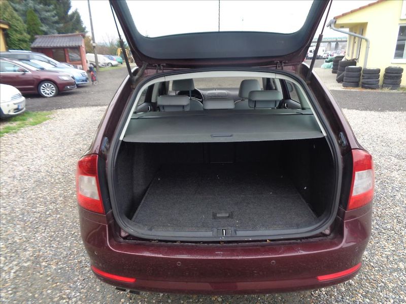 Škoda Octavia 2,0 Laurin Klement - fotka 12 z 19