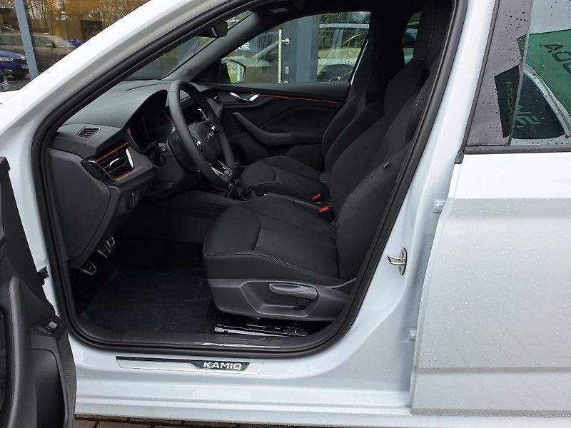 Škoda Kamiq Dynamic 1,5TSI 110kW - fotka 9 z 11