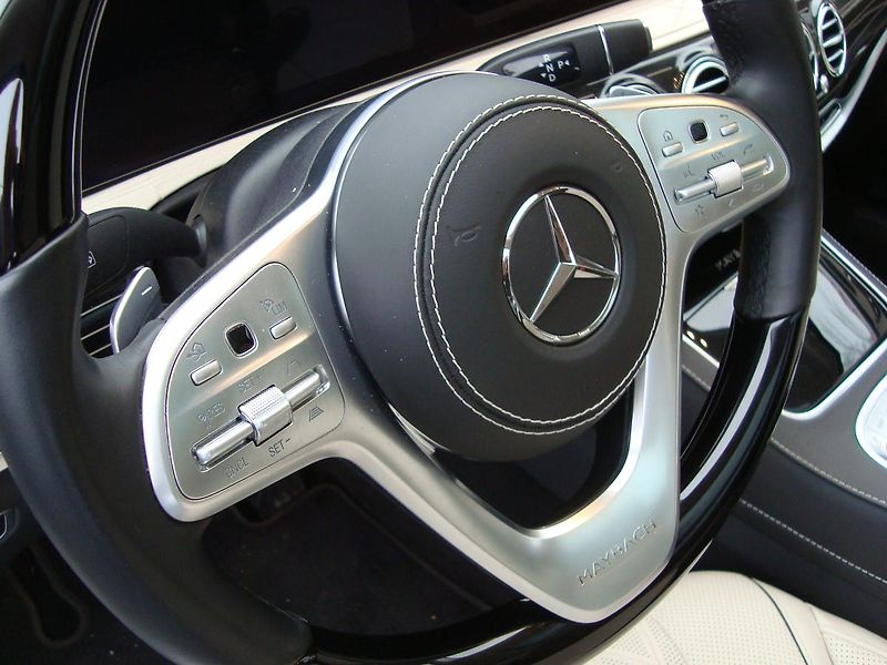 Mercedes-Benz Třídy S (2018) Maybach 560 4-Matic,ČR,1.Maj - fotka 26 z 77