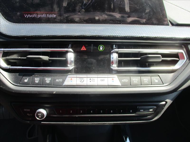 BMW Řada 1 1,5 118i,automat,servis,DPH,CZ - fotka 17 z 29