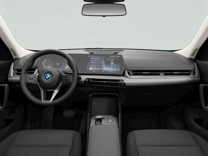 BMW iX1 xDrive30 - fotka 9 z 12