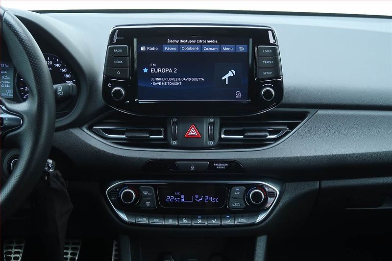 Hyundai i30 (2022) N-Line 1.5 T-GDI MHEV - fotka 12 z 21
