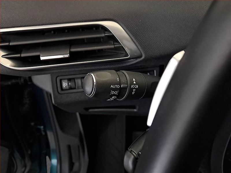 Peugeot 5008 (2017) PureTech 130, Automat, 7 míst - fotka 25 z 27