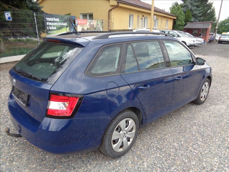 Škoda Fabia 1,0 - fotka 17 z 22